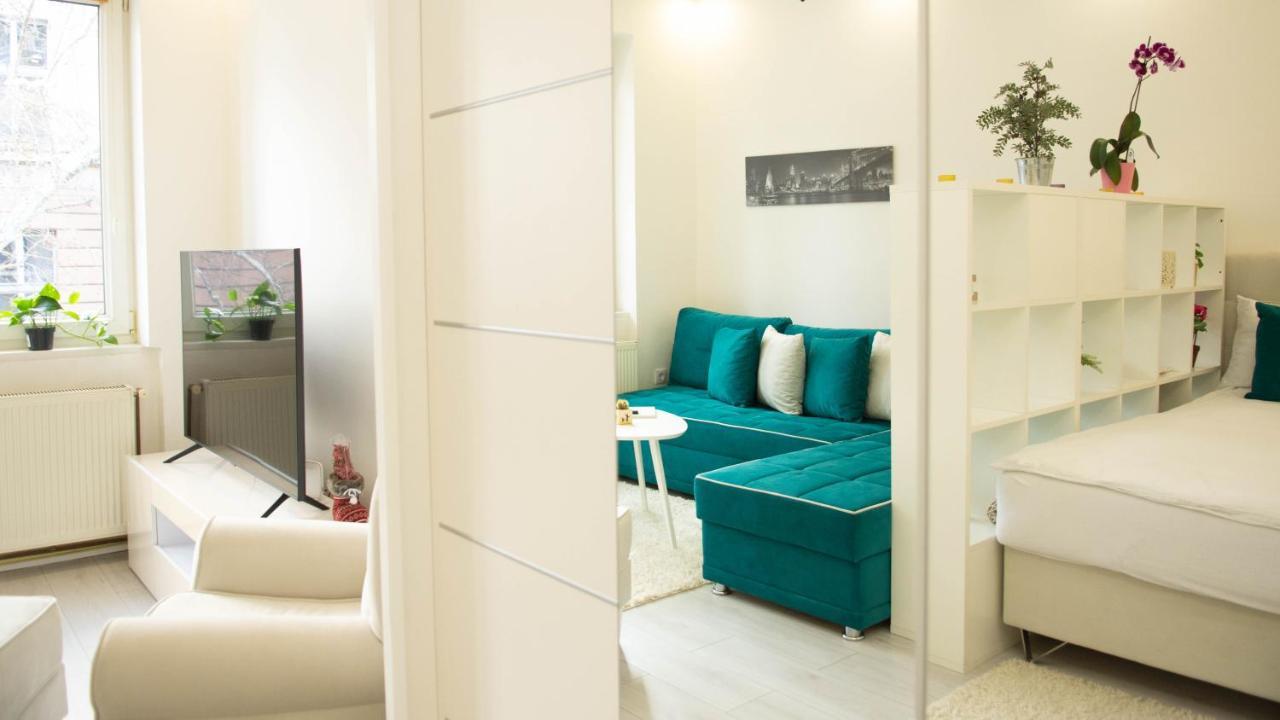 Cute And Sunny Studio - Central Location Сараєво Екстер'єр фото